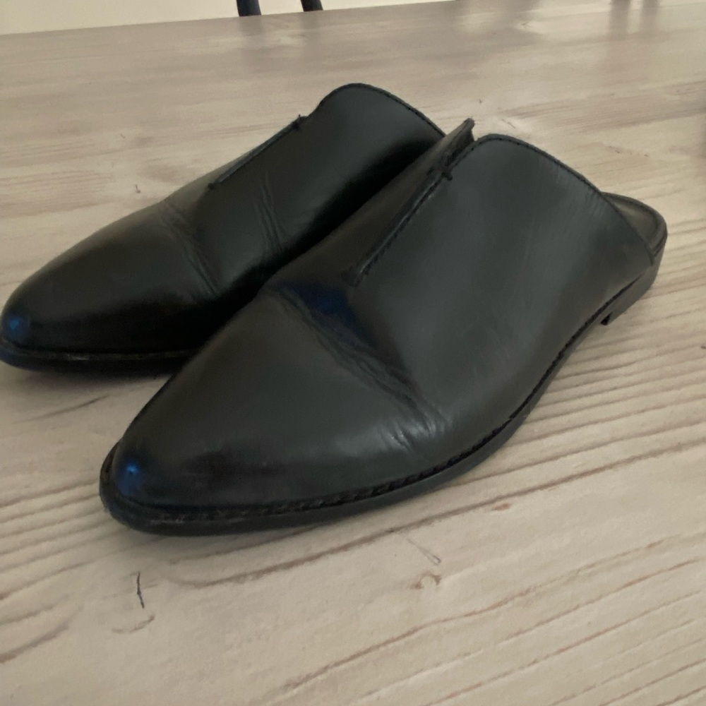 Black Frye Brand loafers/slip ons! Size 7.5 womens